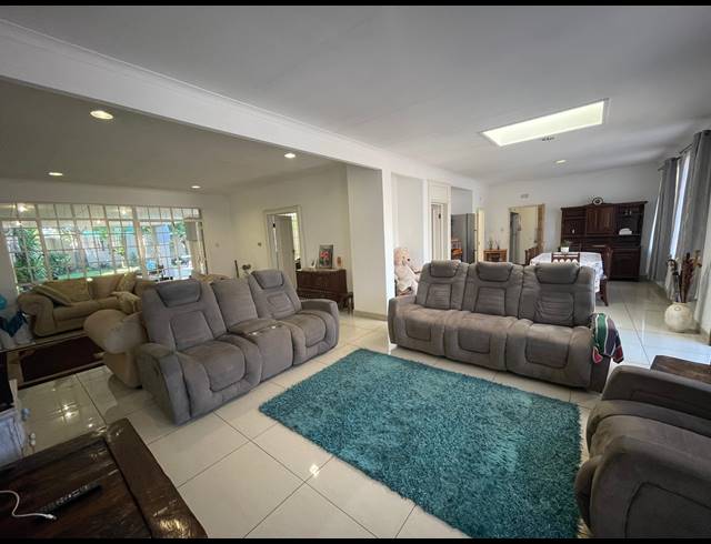 3 BEDROOM TOWNHOUSE FOR SALE IN THREE RIVERS PROPER